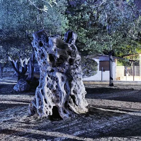 Trullo Votano Rosso Сasa de vacaciones Ceglie Messapica