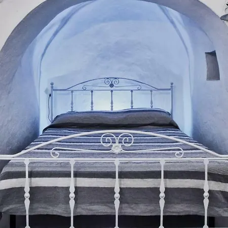 Trullo Votano Rosso * Ceglie Messapica