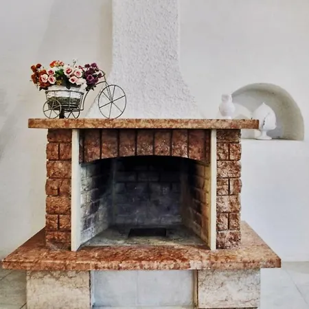 Trullo Votano Rosso Ceglie Messapica
